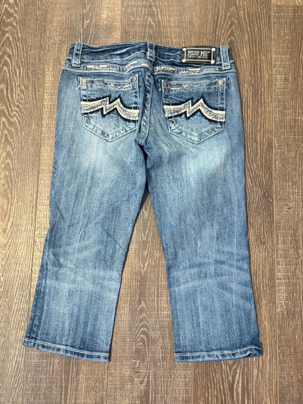 Miss Me Distressed Capri Jeans – Size 29
